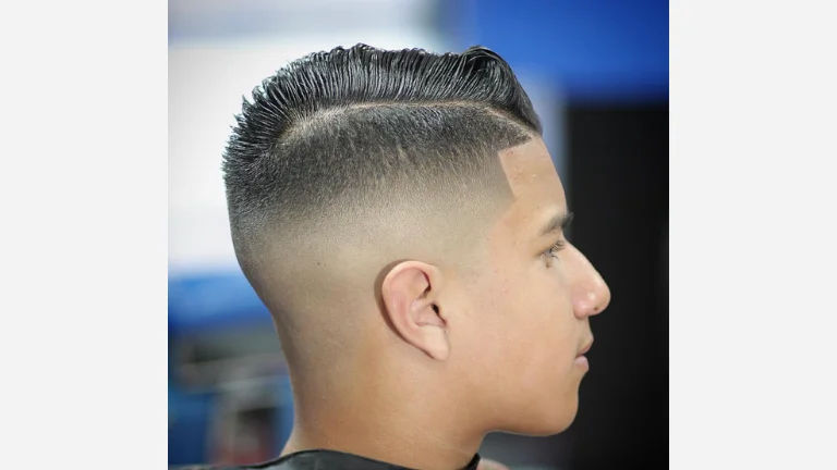 Hairstyle With Disconnected Side Parts