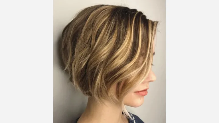 Wavy Side-Parted Bob