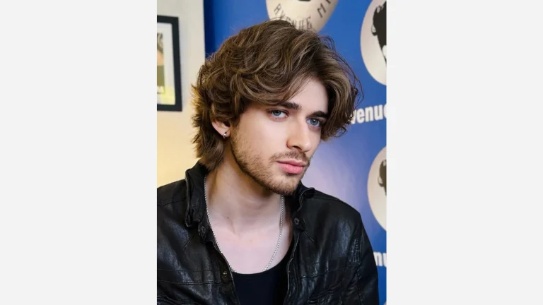 Wavy Shaggy Cut