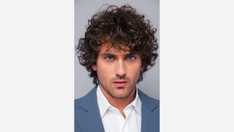 Rounded Curly Cut