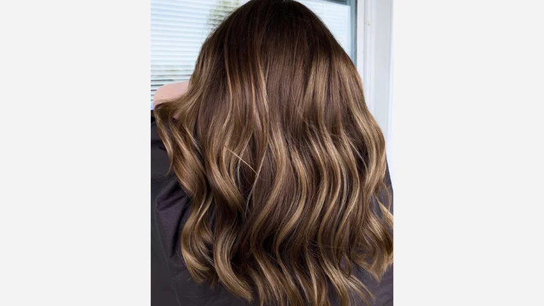 Bronde Hair with Beige Ribbons