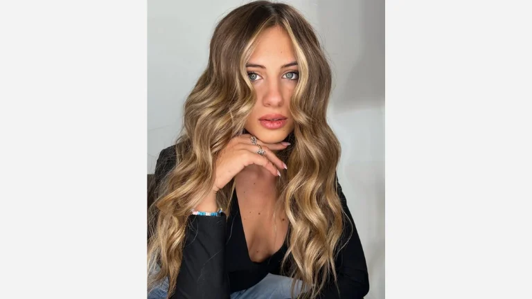 Sugar Blonde Money Piece Balayage