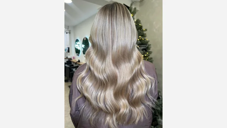 Champagne Blonde