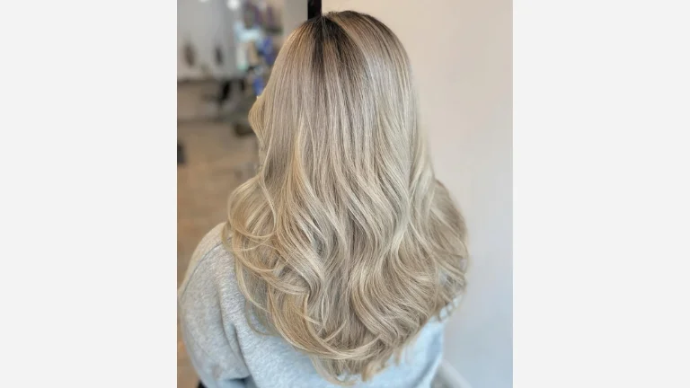 Ashy Blonde Root Melt