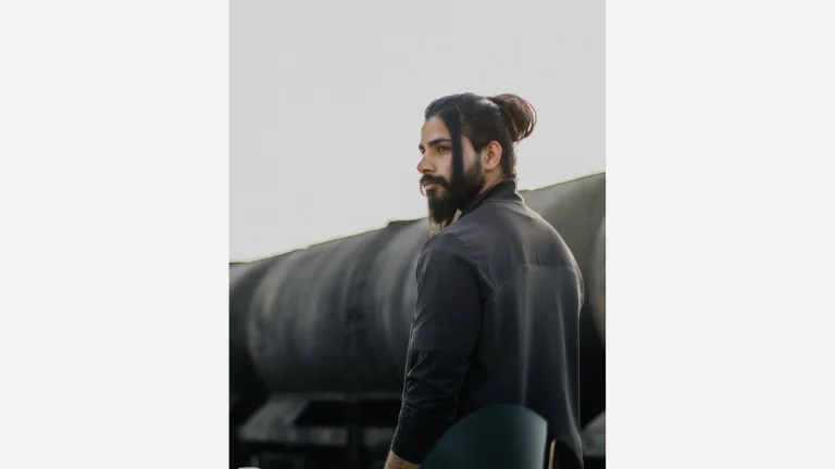 Semi-Bun with a Tendril