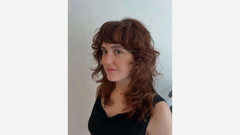 30 Stunning Shag Haircuts for Women 1 Traditional Shag