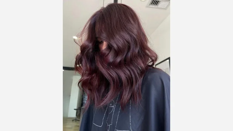 30 Beautiful Burgundy Hair Color Shades 11 Reddish Brown Hairstyle