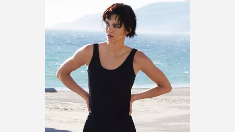 50 Chic Short Bob Hairstyles You’ll Fall in Love With 11 Nano Bob