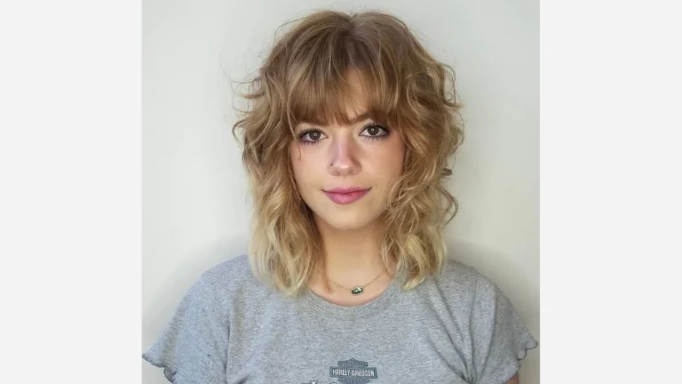 30 Stunning Shag Haircuts for Women 15 Medium-length Shag