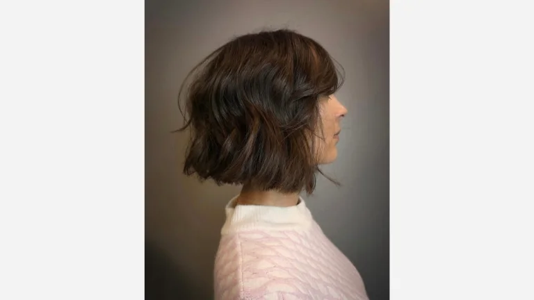 50 Chic Short Bob Hairstyles You’ll Fall in Love With 16 Choppy Bob