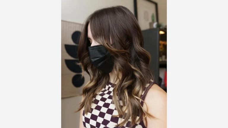 30 Stunning Shag Haircuts for Women 17 Curtain Bangs