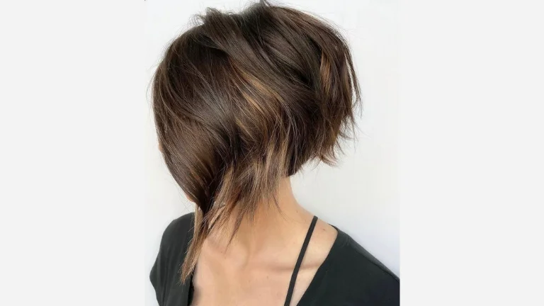 50 Chic Short Bob Hairstyles You’ll Fall in Love With 18 Stacked Bob