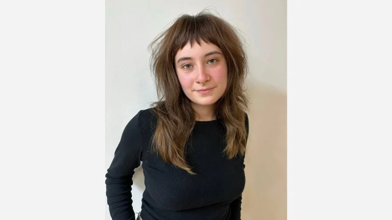 30 Stunning Shag Haircuts for Women 21 Short Bangs