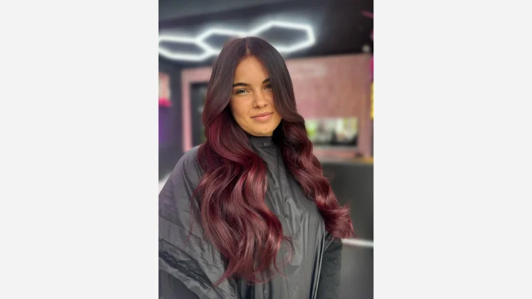 30 Beautiful Burgundy Hair Color Shades 21 Burgundy Red Hair with Money Pieces
