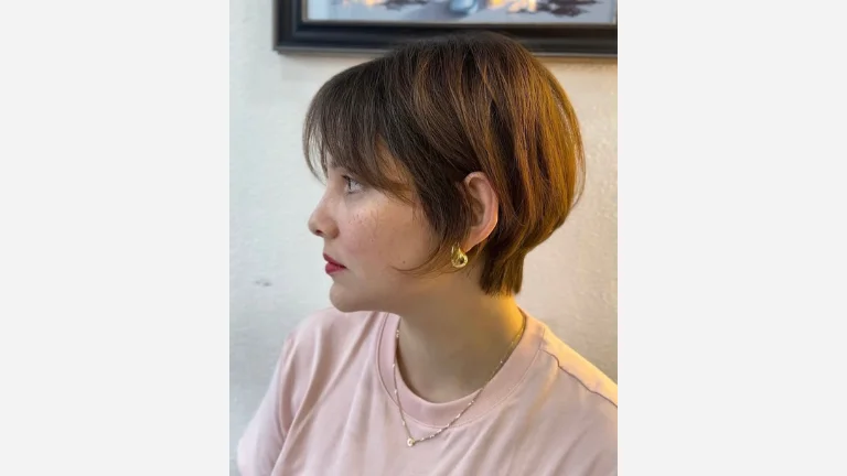 50 Best Short Layered Haircuts for Women to Try 23 Wispy Bangs