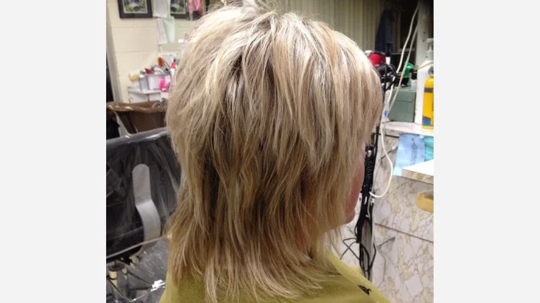 30 Stunning Shag Haircuts for Women 25 Cropped Top Haircut