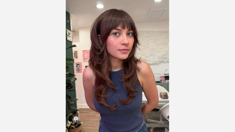 30 Stunning Shag Haircuts for Women 28 Curly Hair