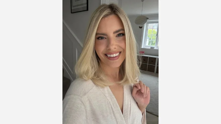 Medium Length Hairstyles Ideas for Women Over 50