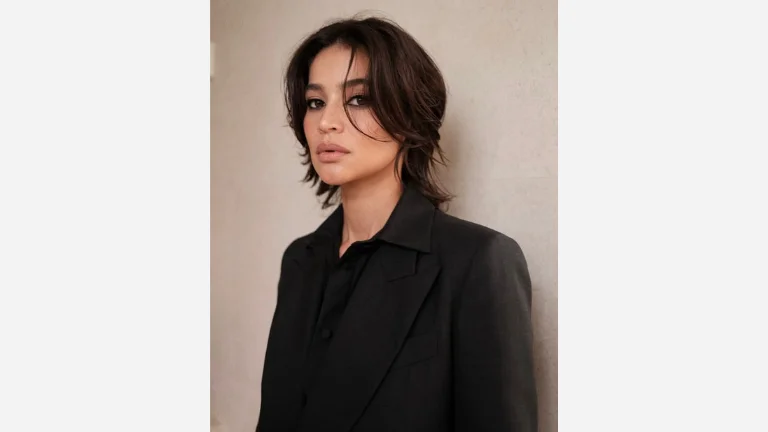 50 Best Short Layered Haircuts for Women to Try 4 Wolf Cut