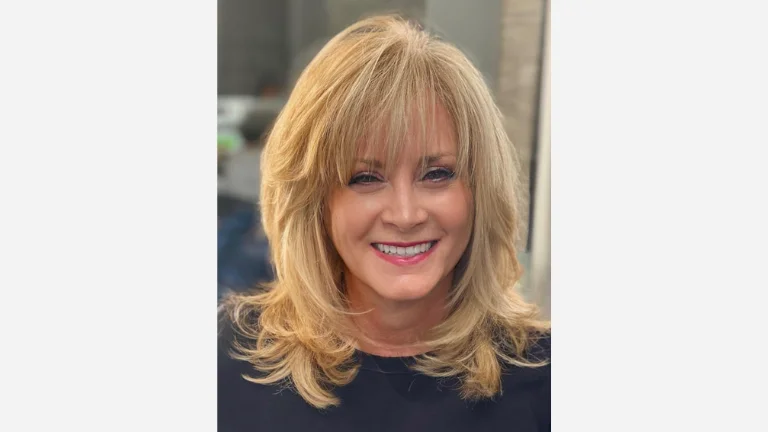 Collarbone-Length Layered Cut