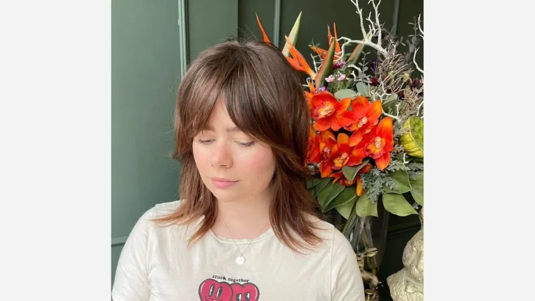 30 Stunning Shag Haircuts for Women 4 Feathered Shag