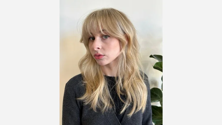 30 Stunning Shag Haircuts for Women 7 '90s Shag