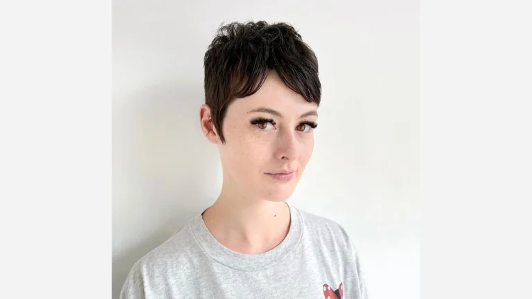 20 Modern Pixie Haircuts for Instant Style Boost 8 Classic Pixie