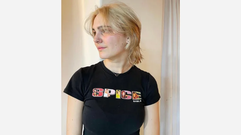 50 Chic Short Bob Hairstyles You’ll Fall in Love With 9 Wolf Cut Bob