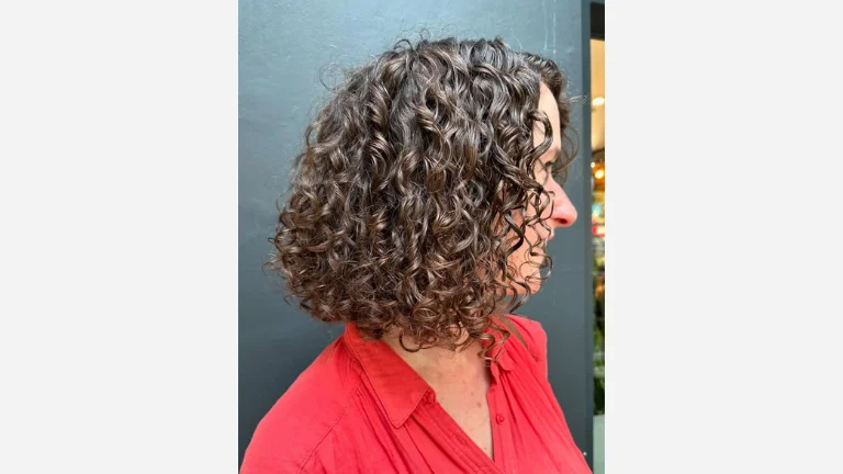 35 Stunning Curly Bob Hairstyles You’ll Love 18 Stacked Bob