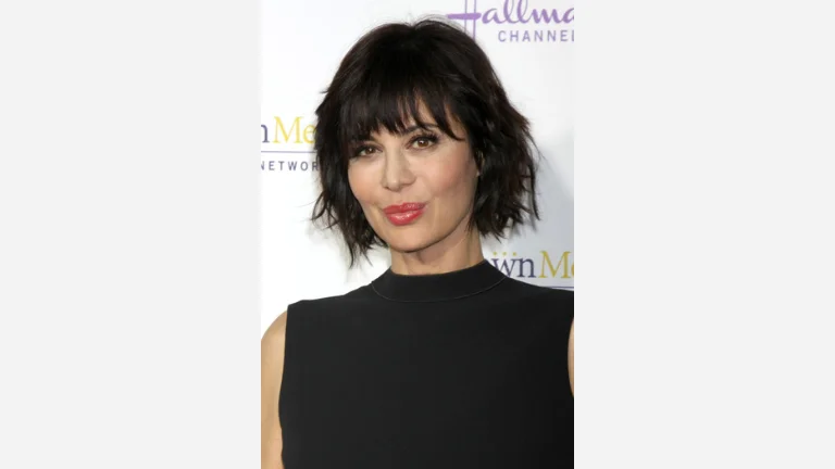 30 Chic Fringe Haircuts for a Fresh, Modern Vibe 21 Piece-y Bob with Arched Fringe
