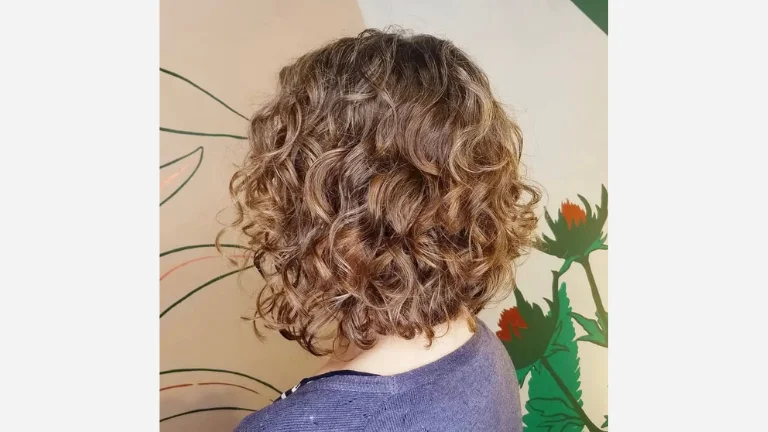 35 Stunning Curly Bob Hairstyles You’ll Love 21 A-Line Bob