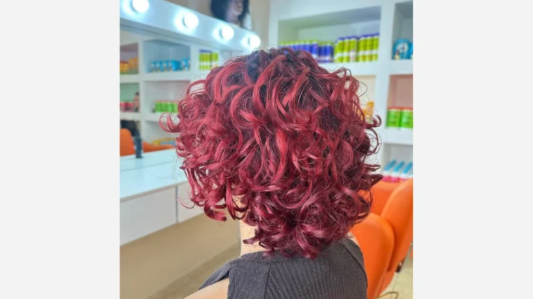 35 Stunning Curly Bob Hairstyles You’ll Love 22 Blunt Bob
