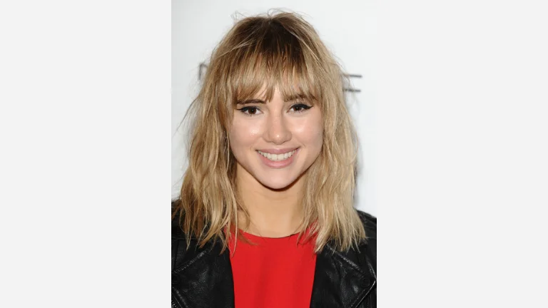 30 Chic Fringe Haircuts for a Fresh, Modern Vibe 25 Choppy Mid-Length Cut With Bangs