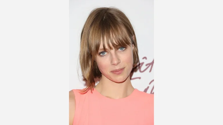 30 Chic Fringe Haircuts for a Fresh, Modern Vibe 28 Lived in Fringe Bangs