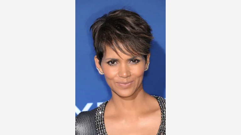 30 Chic Fringe Haircuts for a Fresh, Modern Vibe 30 Pixie with Textured Side Bangs