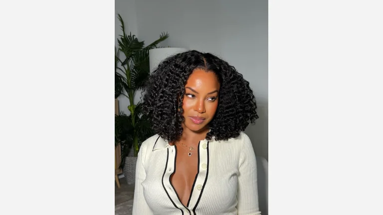35 Stunning Curly Bob Hairstyles You’ll Love 6 Coily Bob