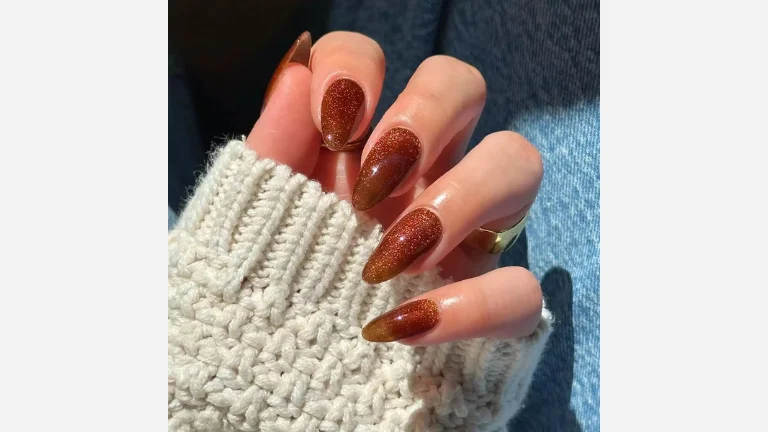 30 Fall Nail Designs You’ll Be Obsessed With 13 Cinnamon Velvet Nails
