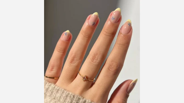 20 Nail Inspo That’s Trending Right Now 18 Butter, Yellow, and Blueberries