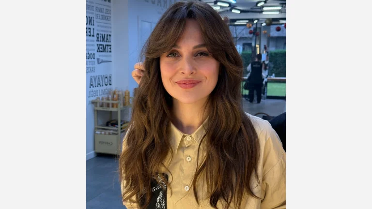 30 Stunning Butterfly Cut Ideas You’ll Love 24 Wavy Butterfly Cut