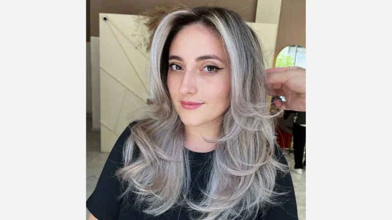 30 Stunning Butterfly Cut Ideas You’ll Love 28 Icy Butterfly with Dark Roots
