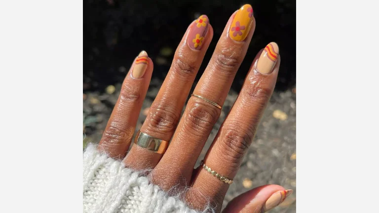 30 Fall Nail Designs You’ll Be Obsessed With 28 Retro Bloom Nails