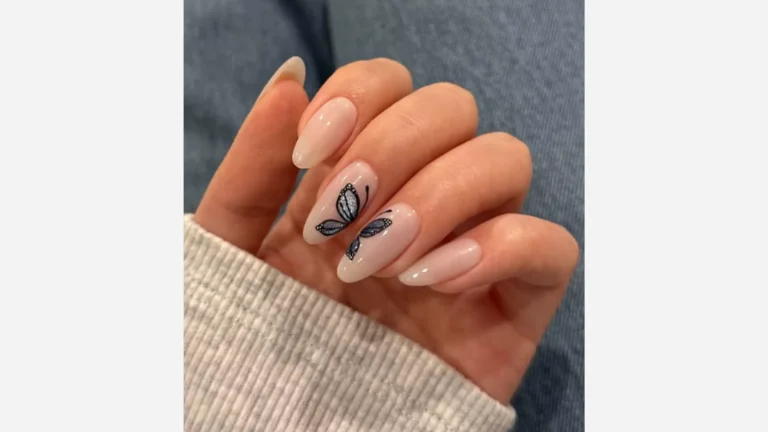 20 Nail Inspo That’s Trending Right Now 7 Two-Nailed Butterfly