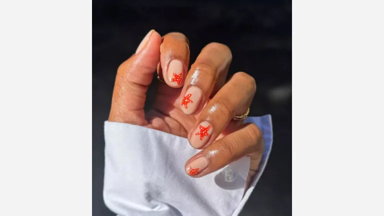 20 Nail Inspo That’s Trending Right Now 8 Starfish Swimming