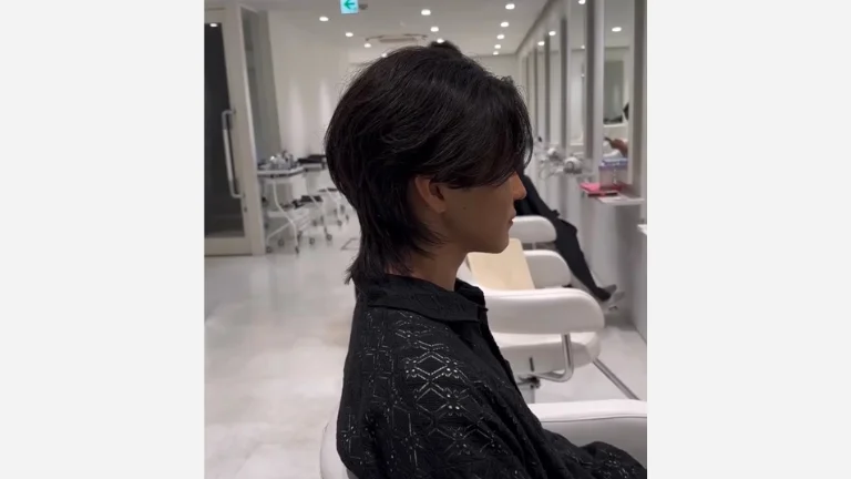 30 Best Wolf Cut Men Styles to Transform Your Look 8 Wolf Cut Straight Hair