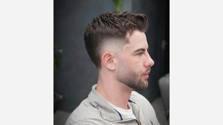 30 Trending Temple Fade Haircuts for Men 3 Mid-Temp Fade
