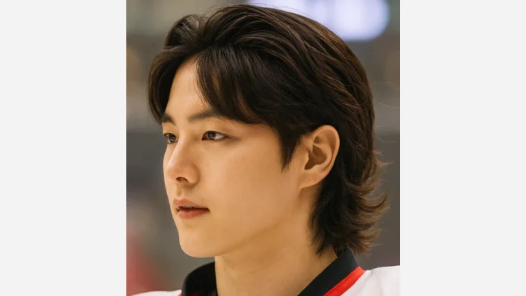 35 Best Flow Haircuts for Men Trending Right Now 6 Hockey Flow Cut