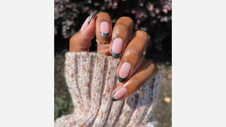 25 Trendy French Tip Nail Designs 7 Metallic Charcoal Tips